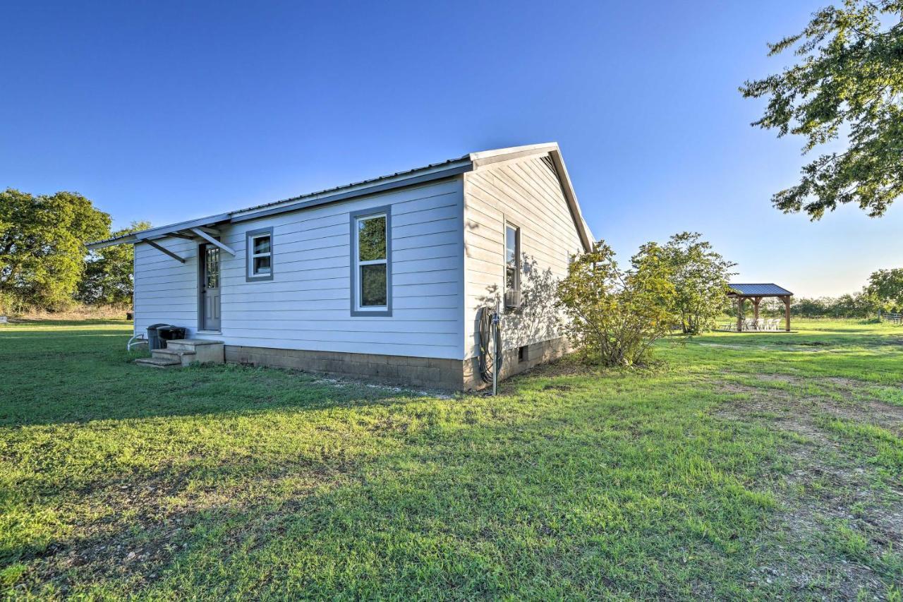 House On Cattle Farm Central To Temple And Waco Lorena Exteriör bild